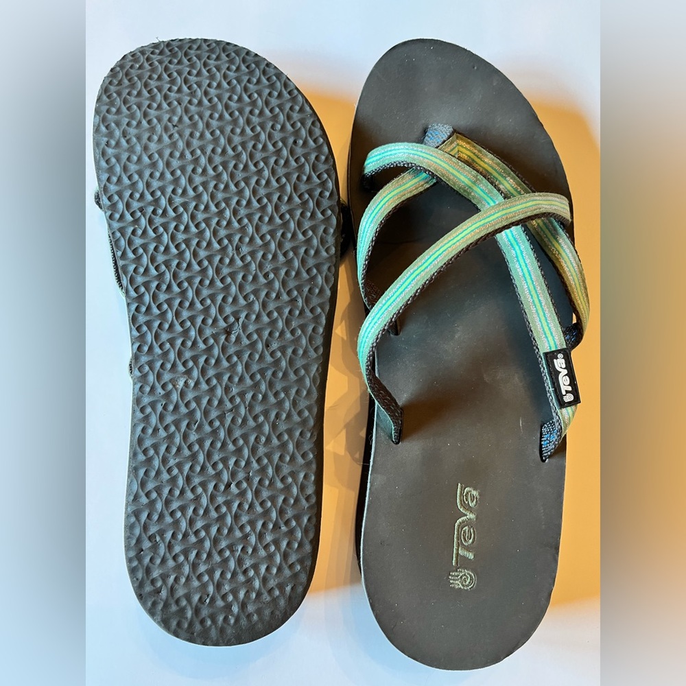 Women’s Teva sandals   Hardly worn. Did not fit